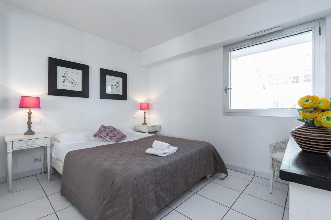 Bright Two Bedroomed Apartment On The Beach In Cannes With Huge Terrace With Fabulous Sea Views - 2001 Buitenkant foto
